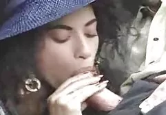 Yatakta Fransız fahişe yeşil çam sek Mastürbasyon
