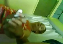 İngiliz MILF Rio Lee dizlerinin üzerinde bir cum için Grup döşeme yer alır eski erotik yeşilçam filmleri