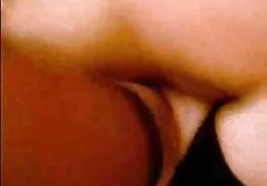 Kadın eski türk seks filmleri Ebony robot orgazm yaptı
